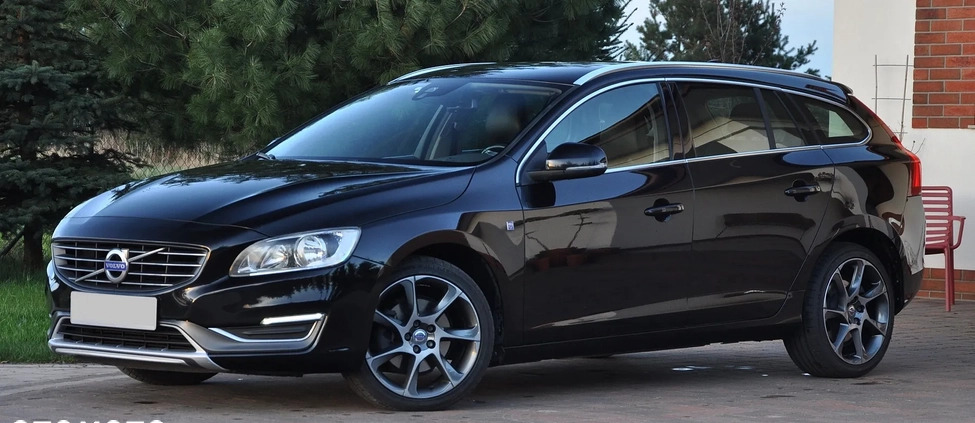 Volvo V60 cena 52400 przebieg: 219000, rok produkcji 2015 z Starachowice małe 667